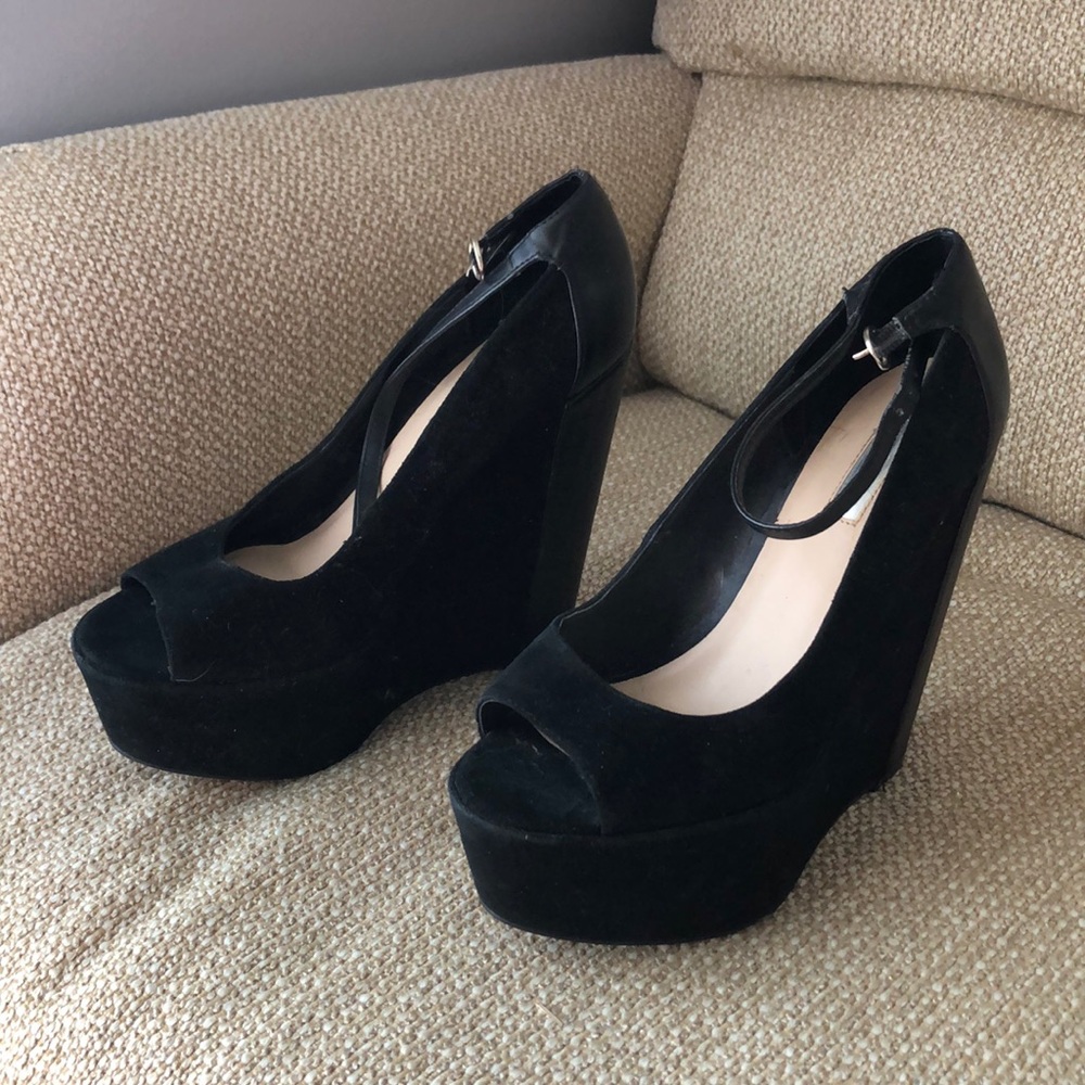 Aldo black peep toe wedges
